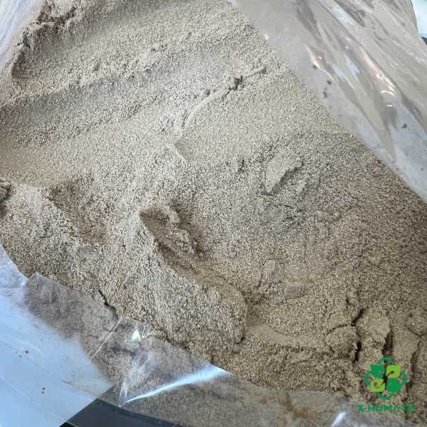 fulvic amino acid powder in export bag 20kg paper bags with PE inner bag.