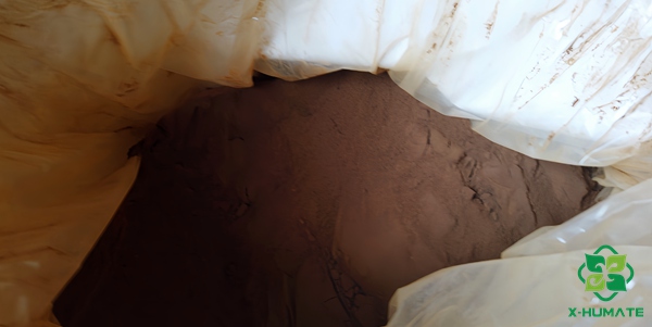 Low pH stable fulvic acid