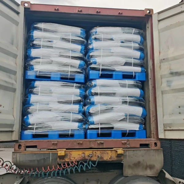X-HUMATE Amino Acid Granular Fertilizer Product export loading 25kg bags with blue pallets in 20ft container from x-humate warehouse