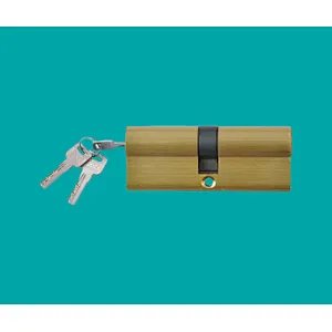 Cylinder with double sides keys