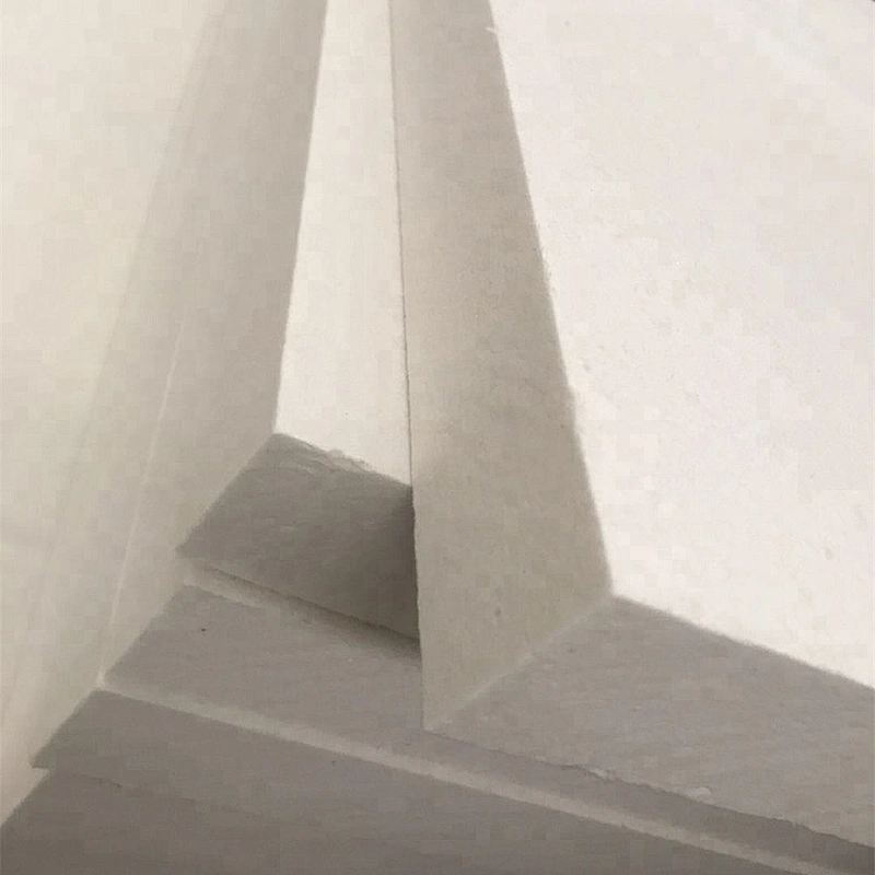 Fire resistant ceramic fiber board for furnace and kiln