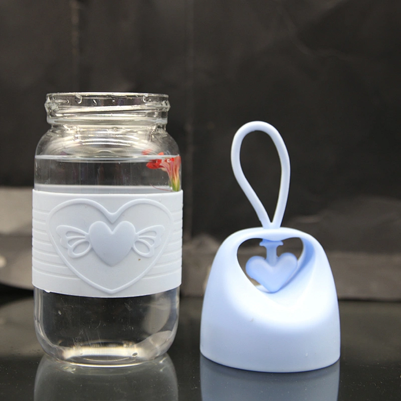 New design high quality borosilicate silicone glass water bottle love heart