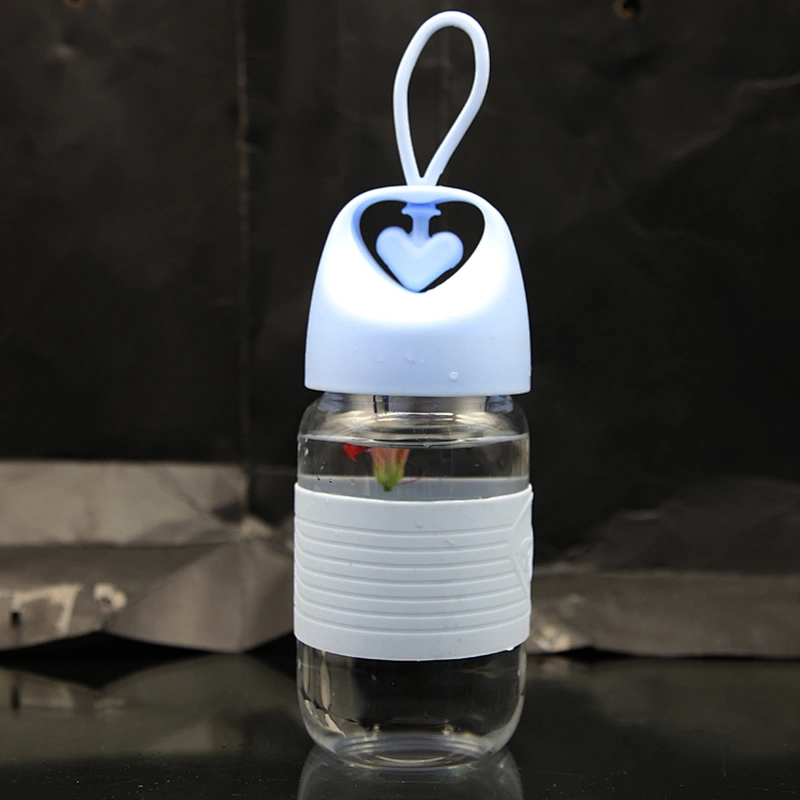 New design high quality borosilicate silicone glass water bottle love heart