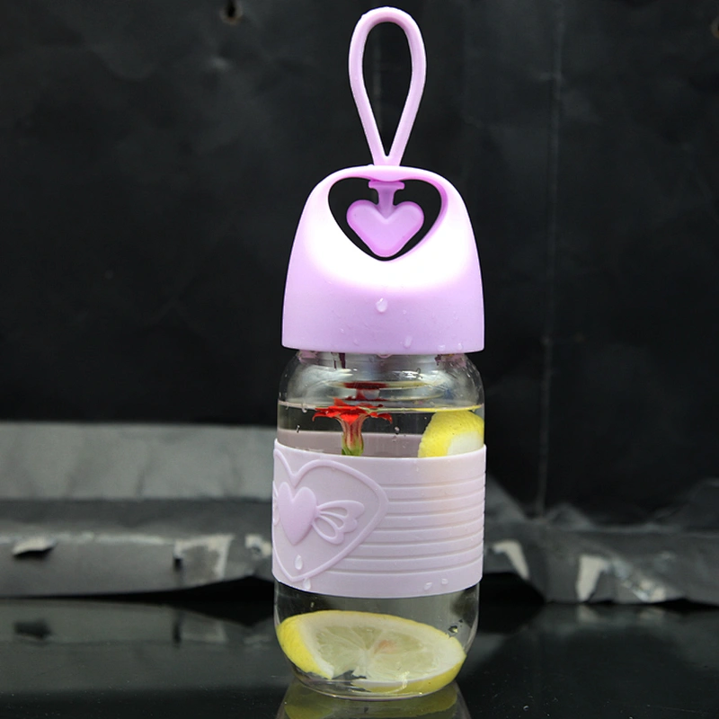 New design high quality borosilicate silicone glass water bottle love heart