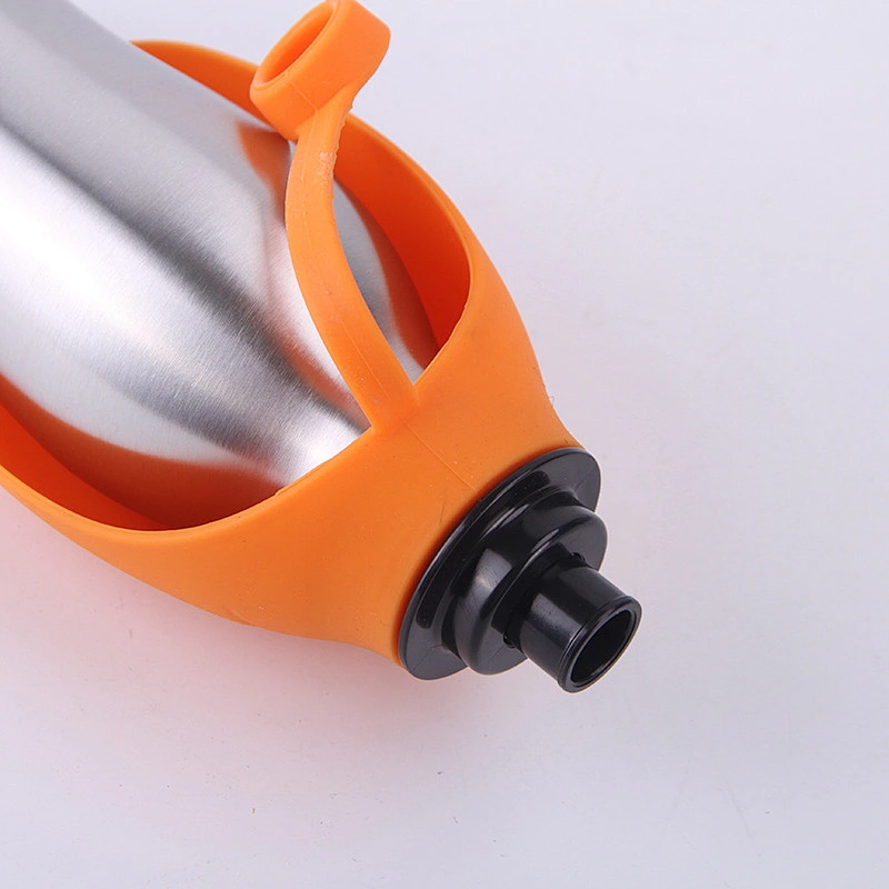 Outdoor 650ml portable single wall 304 stainless steel pet dog feeding bottle with food grade silicon stray