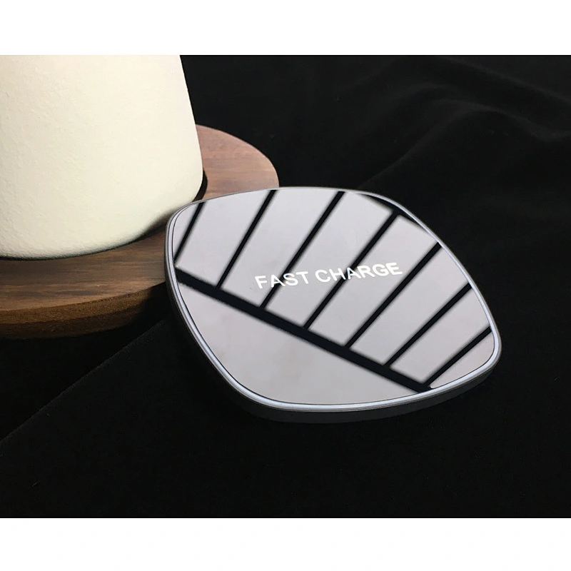 Hot selling 2019 Amazon Hot Sell Custom led light fit all phone QI fast wireless charger