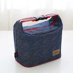 2020 custom simple fashion cheap durable lightweight bottle bag for travel