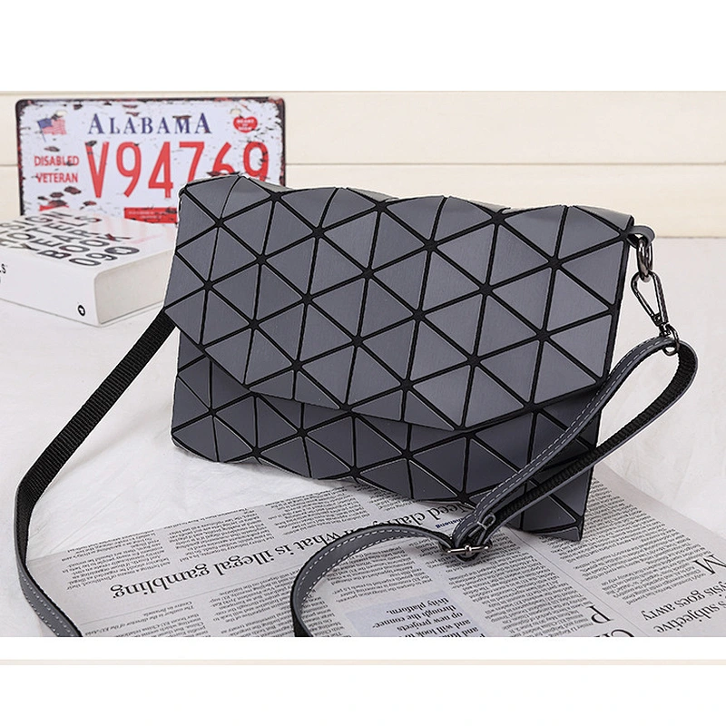 2019 stylish classic versatile folding geometric bag chain  single-shoulder laser bag for women for shopping or party