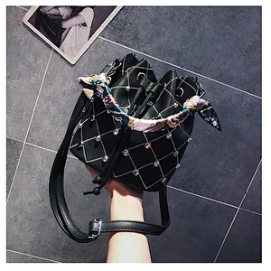 Fashionable Rivet Black white green messenger bag waterproof shoulder bag messenger bag women PU messenger bag for Women