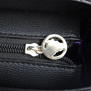 New customized fashionable and cheap PU leather handbags are sold directly from the factory