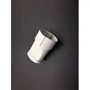 Electric plug socket with earth contact