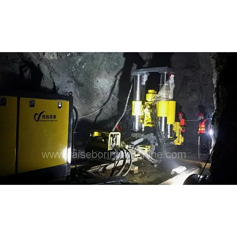 Aléseuse hydraulique de montée de châssis remorqué avec le tuyau de forage de haute résistance de grand lancement