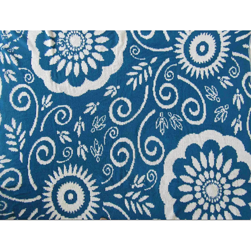 knitted  jaquard blanket with fashion solid geometry