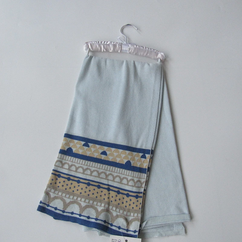Jacquard knitted baby blanket