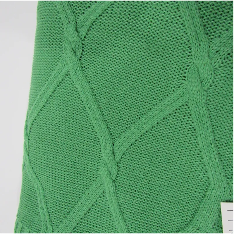 KNITTED BLANKET WITH FASHION CABLE