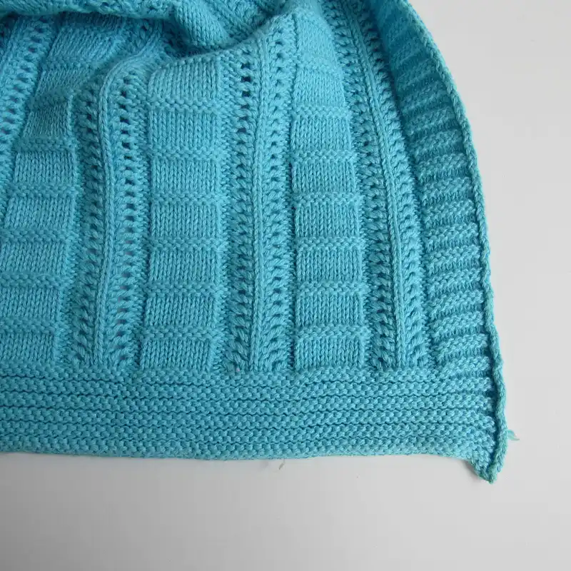 100% cotton blue knitted baby blanket