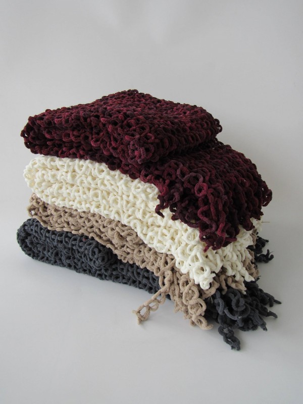 polyester solid knit woven blanket with tassels