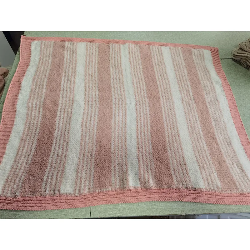 Warm chenille imitation rabbit hair knitted blanket