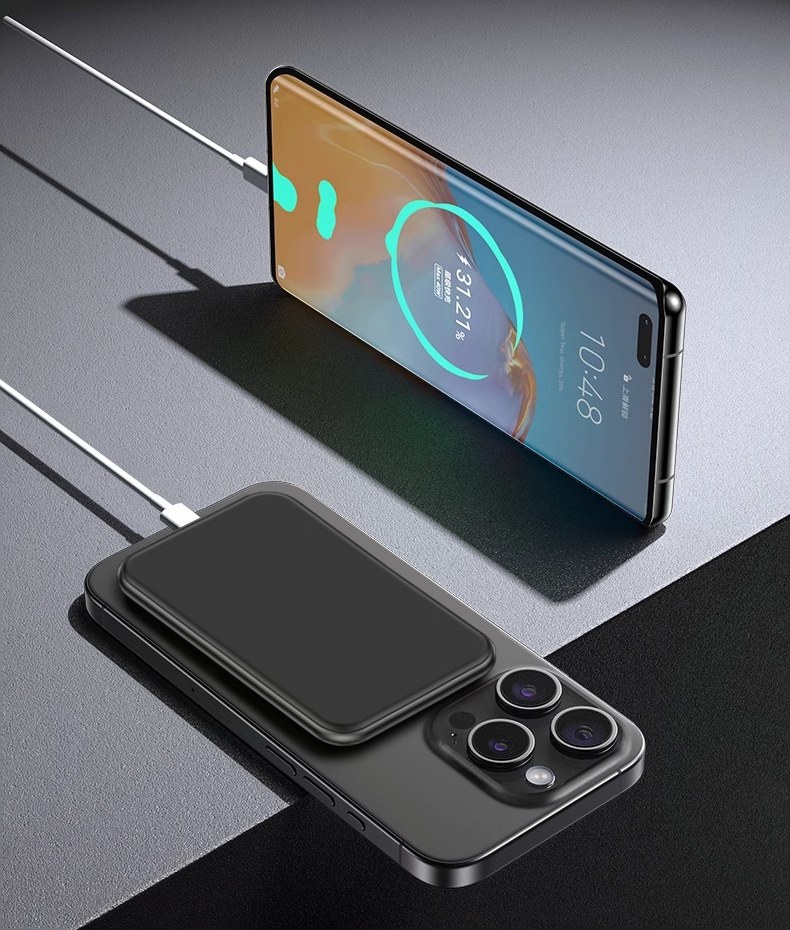 Ultra Slim Portable Mini Power Bank 5000mAh 15W Wireless Portable Power Bank Magnetic Powerbank