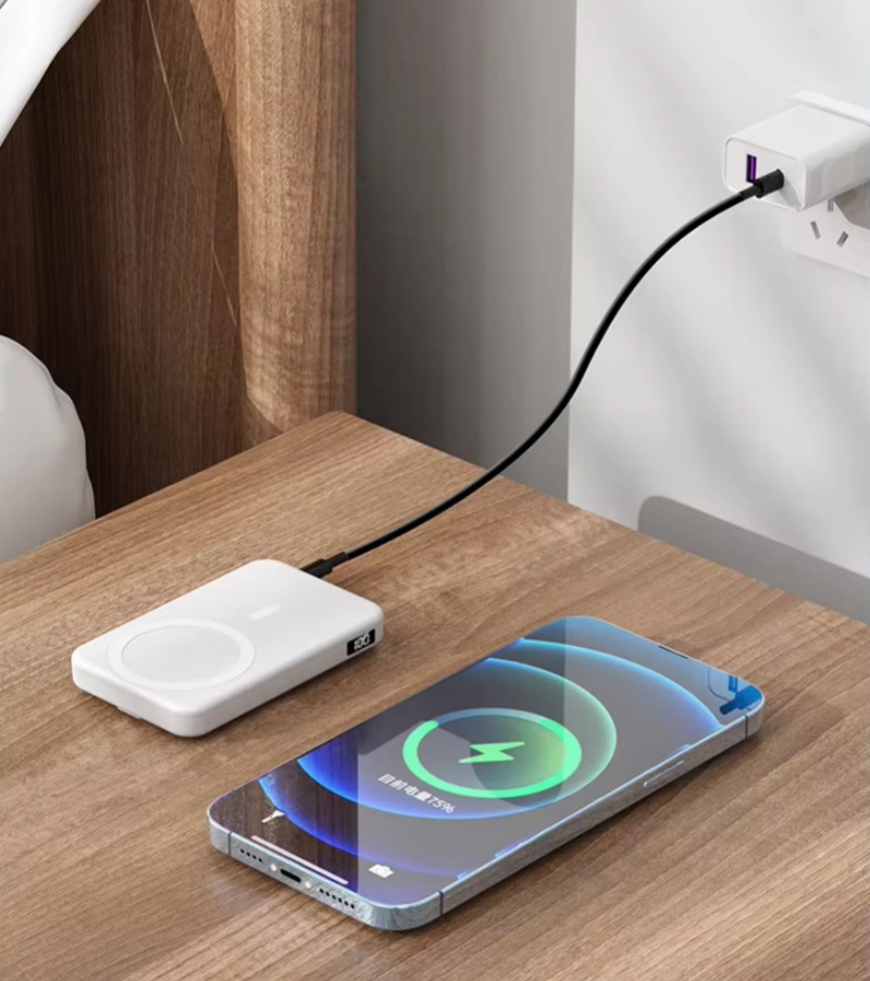 Portable Powerbank 10000mAh Magnetic Battery Pack With Foldable Stand Power Bank PD 20W Fast Charging