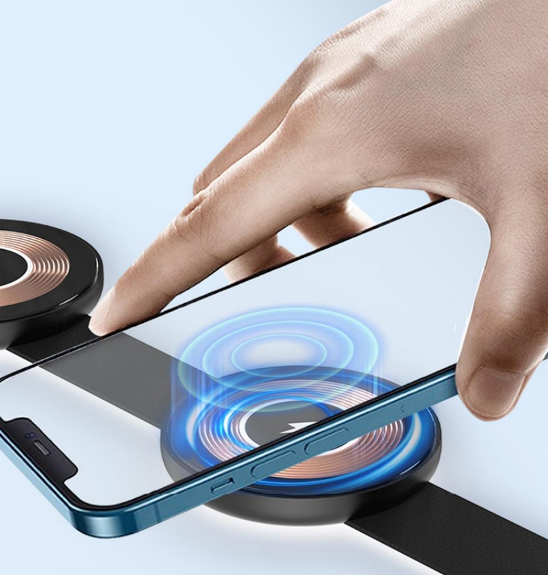 Mini 3 in 1 Foldable Wireless Charger with Keyring 15W Fast Charging Magnetic Charger