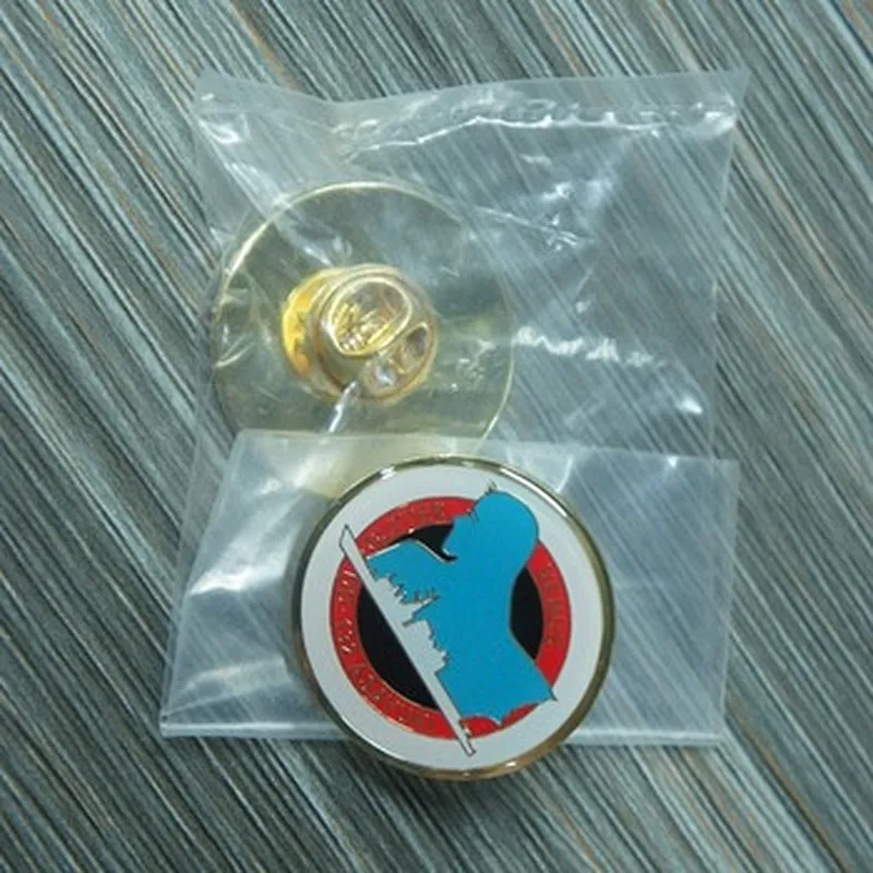 Souvenir promotional custom Zinc alloy gifts stamping soft enamel metal logo lapel pins