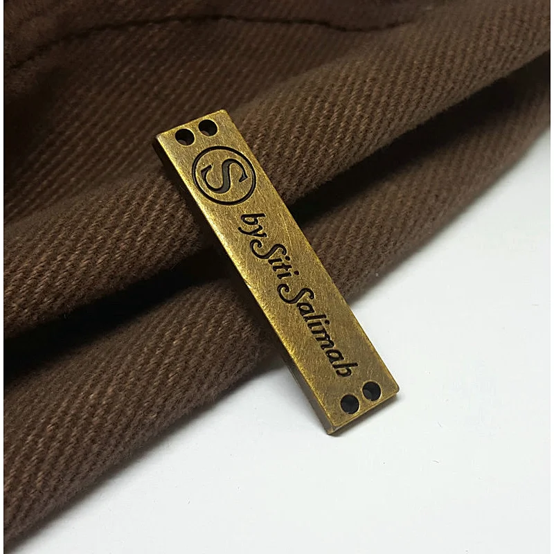 custom wedding souvenirs guests gifts gold name clips metal logo emblem badge pins