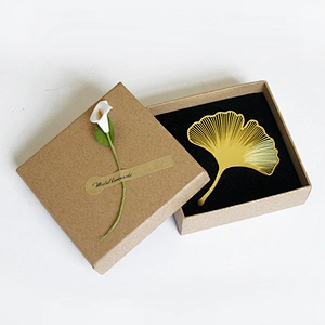 Personalized beautiful 3d design metal maple leaf shaped bookmark