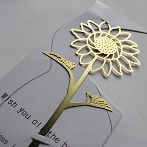 Custom flower shaped souvenir metal gold plated bookmarks