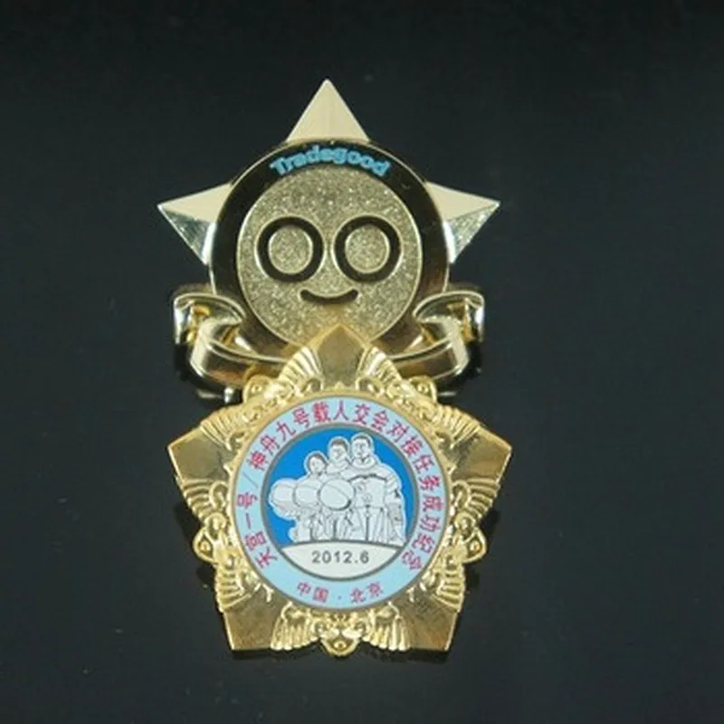 Souvenir promotional custom Zinc alloy gifts stamping soft enamel metal logo lapel pins