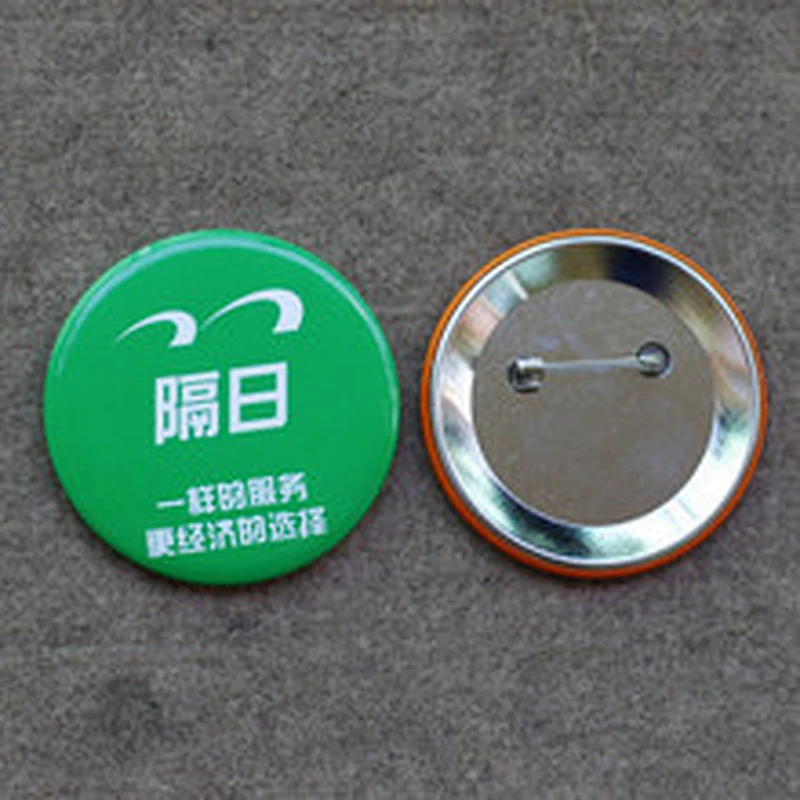2019 Promotional cartoon gifts decorative metal tinplate badges for decorative labels