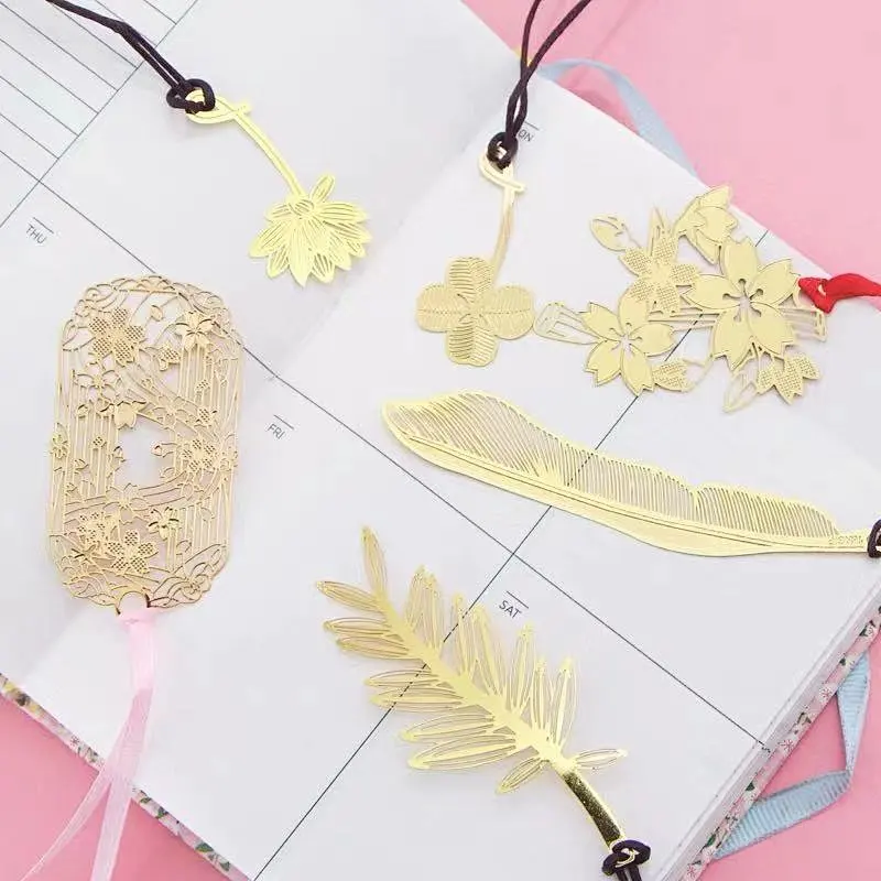 Customized hollow  with tassels Creative Brass Flower Shape metal thin Bookmarks Mini Bookmark