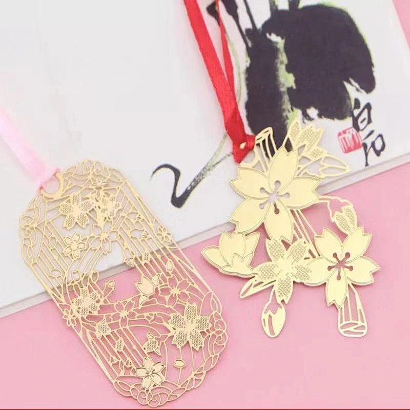 Customized hollow  with tassels Creative Brass Flower Shape metal thin Bookmarks Mini Bookmark
