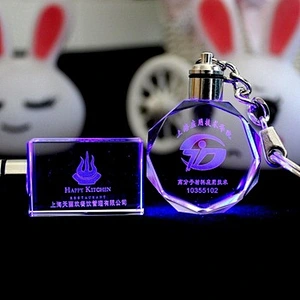 Wholesale promotion gift customized logo engraving LED lamp transparent crystal key ring for souvenir