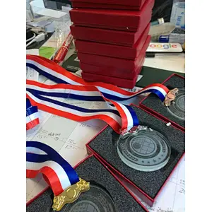 Custom blank Round Mini  Glass metal Award Crystal  Medals& Medallion For Sports Souvenirs Gifts