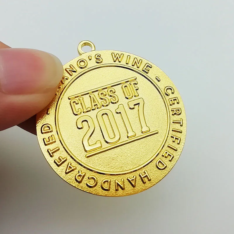 best seller 2019 Custom luxury 3d golden club lapel round pin metal id badge pin with Blue crystal for clothing labels custom