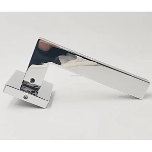 Manija de madera de alta calidad en las manijas de las puertas de la roseta para puertas interiores de palanca de metal tirar de la puerta de zinc de madera