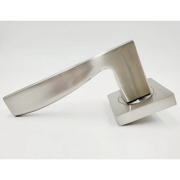 Manija de níquel de diseño simple Manija de la palanca de zinc manija de la puerta de la puerta