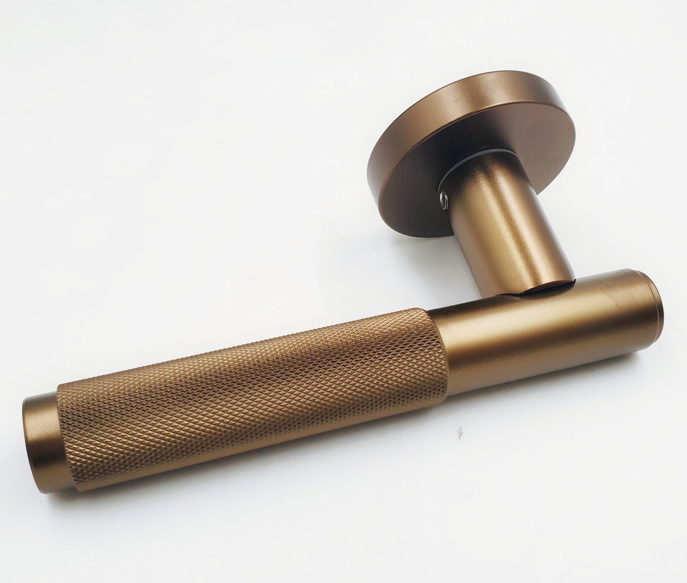 Popular Knurled lever handle on interior door