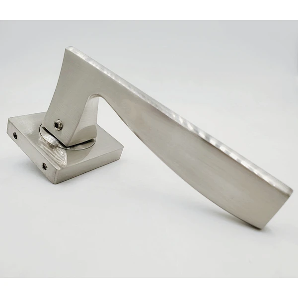 Manija de níquel de diseño simple Manija de la palanca de zinc manija de la puerta de la puerta