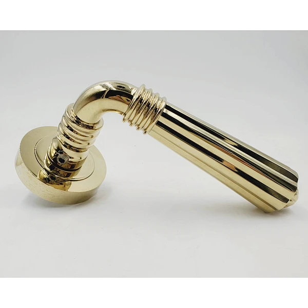 China hardware Polished zinc alloy finish house lock metal door handle for sale