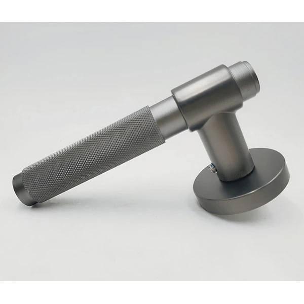 Factory price modern interior cheap black golden aluminum wood door levers handle type with lock used in hotel home and bedroom