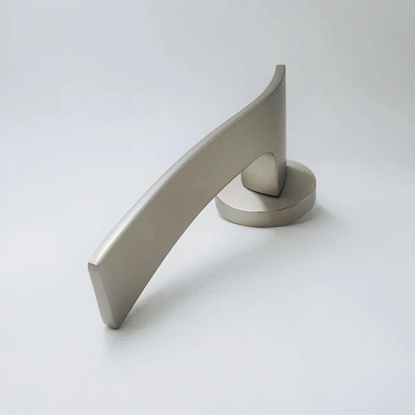 Hardware China Aleación de zinc pulido Acabado Interior Claque de metal Manija de puerta de metal para la venta