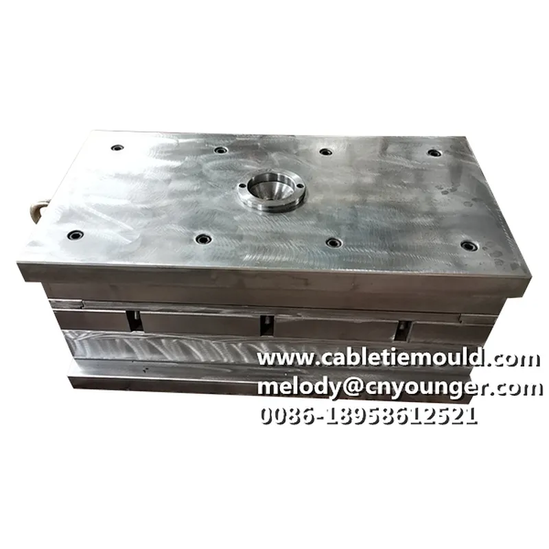 Wall plug injection Mould 72cavities