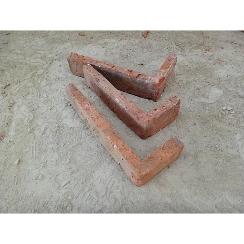 Red Old Thin Corner Brick