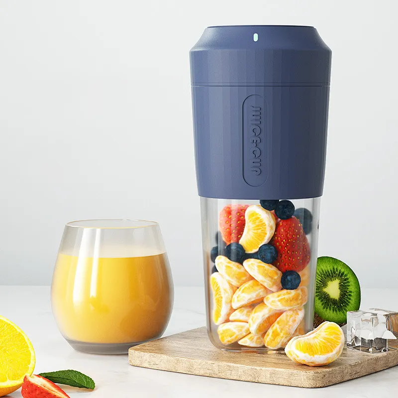 2020 New mini fruit juicer portable juicer
