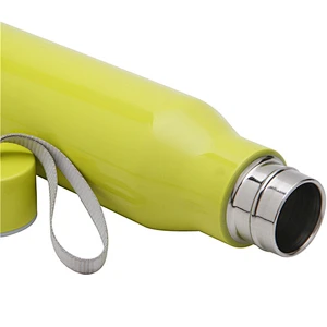 750ml double wall stainless steel vacuum insulated water bottle with strap
