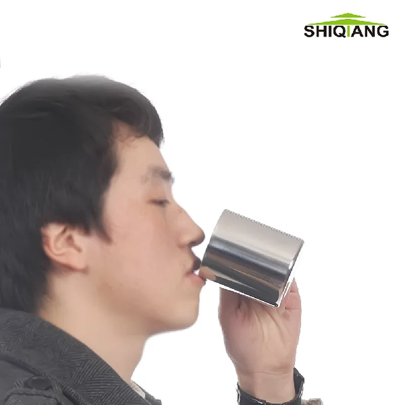 Stainless steel coffee mug with handle