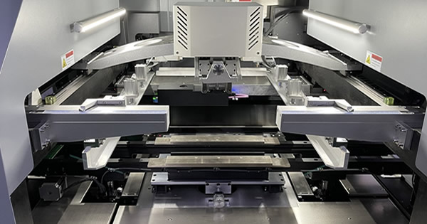 Arch bridge type suspending direct-connected scraper programmable printing head. Arch bridge type suspending direct-connected scraper programmable printing head.