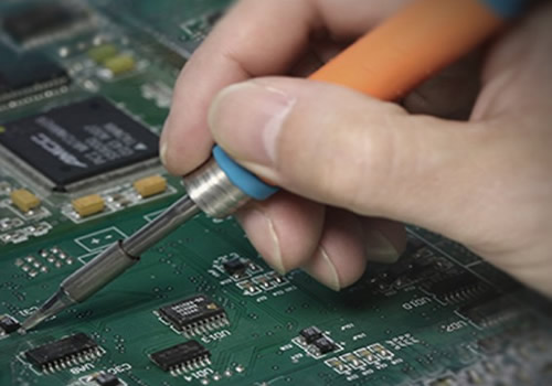 The soldering tip has a fast reheating speed. The soldering tip has a fast reheating speed.